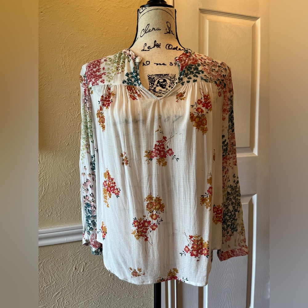 Lucky Brand Ivory Floral Split Neck 3/4 Sleeve Boho Top Size S Small EUC